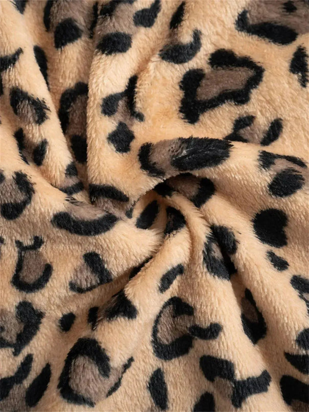 Pantalones anchos de felpa con estampado de leopardo