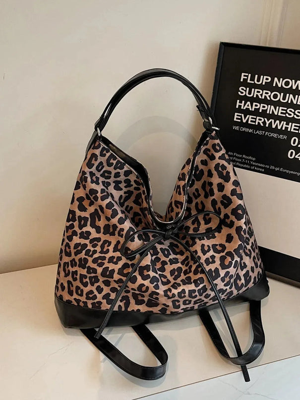 Bolso bandolera versátil con estampado de leopardo