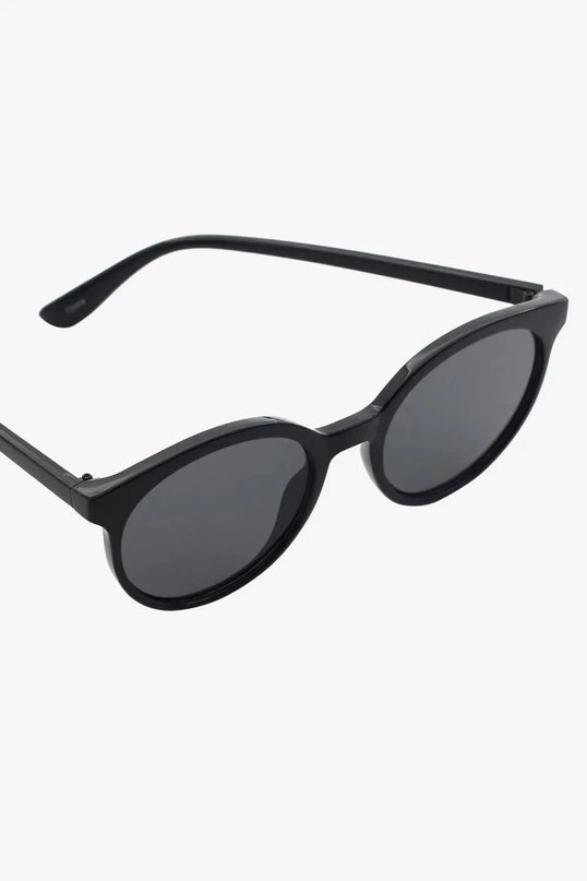 Round Full Rim Polycarbonate Frame Sunglasses - ShopEasier