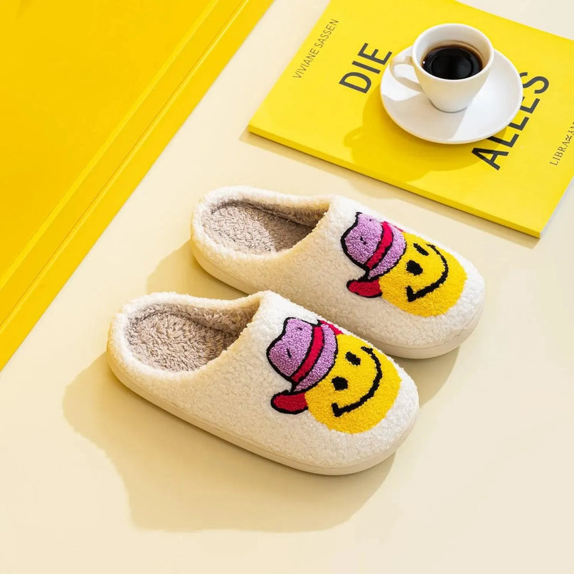 Pantuflas con cara sonriente y alegre