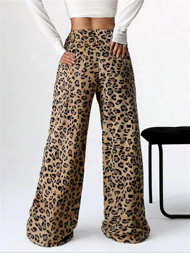 Pantalones anchos de felpa con estampado de leopardo