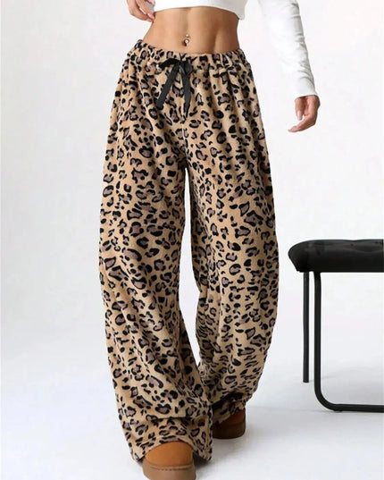 Pantalones anchos de felpa con estampado de leopardo