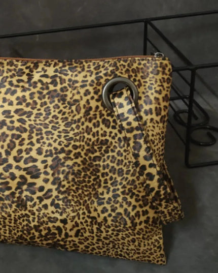 Cartera de piel sintética con diseño de leopardo