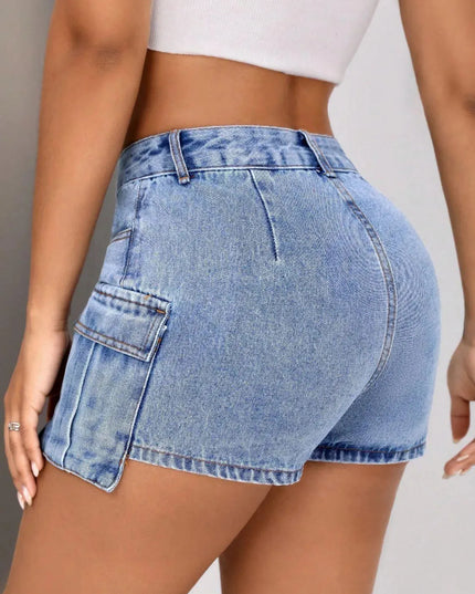 Classic Mid-Rise Denim Shorts with Functional Pockets