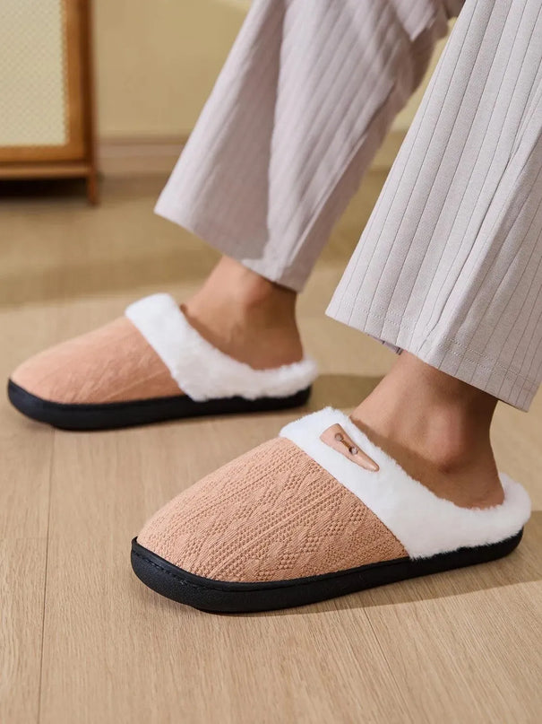 Pantuflas planas peludas con hebilla de cuerno acogedor