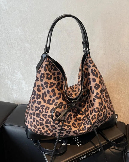 Bolso bandolera versátil con estampado de leopardo