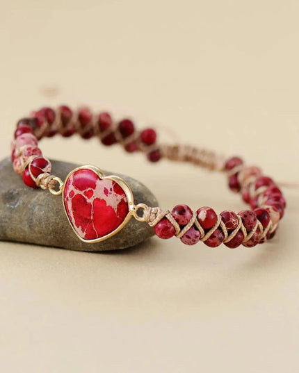 Pulsera artesanal de piedra natural en forma de corazón