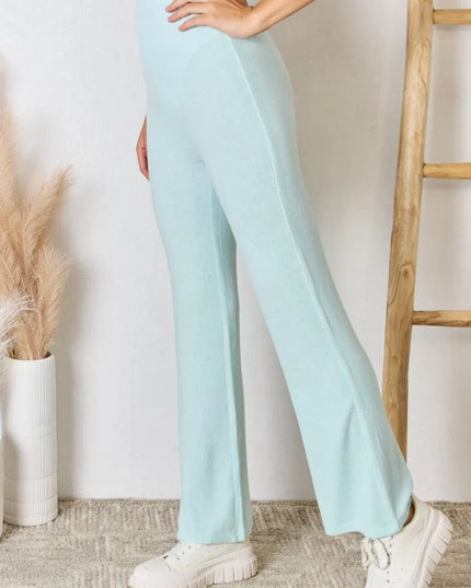 Pantalones acampanados de cintura alta ultra suaves para una elegancia sin esfuerzo