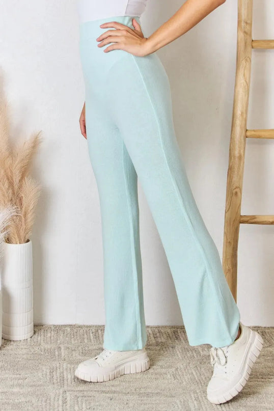 Pantalones acampanados de cintura alta ultra suaves para una elegancia sin esfuerzo