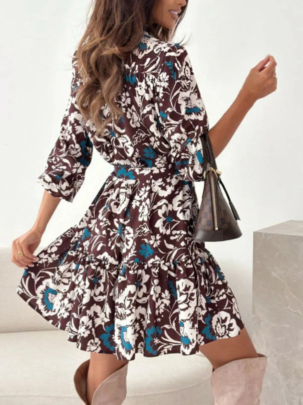 Vestido de manga larga con estampado floral y dobladillo con volantes