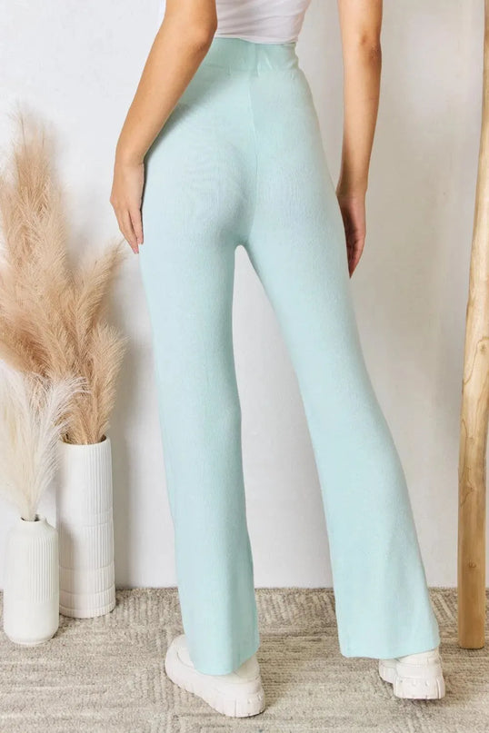 Pantalones acampanados de cintura alta ultra suaves para una elegancia sin esfuerzo